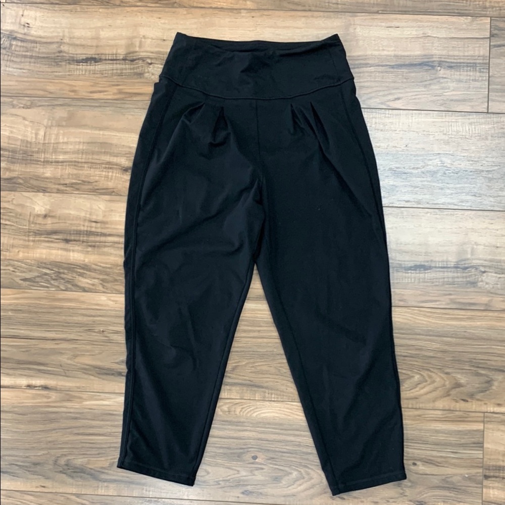 Lucy High-Waisted Pants